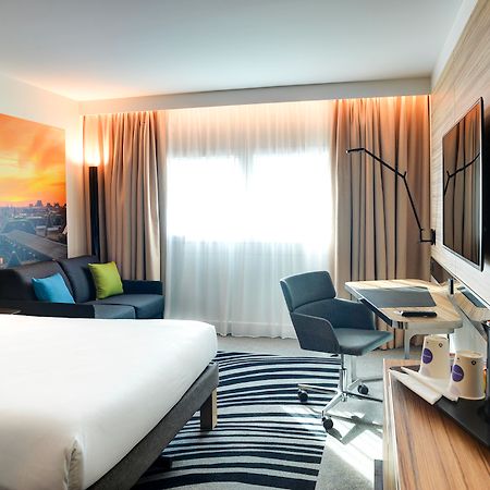 Novotel Paris 14 Porte D'Orleans Oda fotoğraf